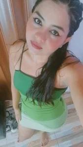 jade_brunnette Admirer of the color green 💚 사진