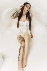 SophieCatty heavenly delight❤️‍🔥🪽 Bilde