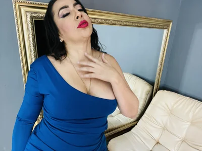 MayraVegasのwelcome to my liveの 5枚の写真