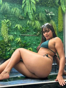 AlanaBlair_ Public Pic 3