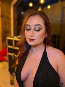 SalomeFloresPublic图片