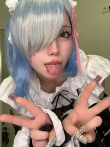 my cute rem cosplay(ﾉ≧ڡ≦) Teehee~! od Kyomi_Sun  2 snímek