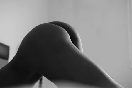 Isabella2603 Ass Fetish Worship টি ছবি