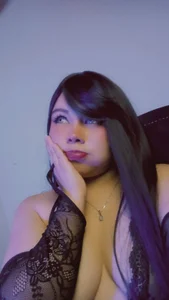 lucy_blush Public Pic 3