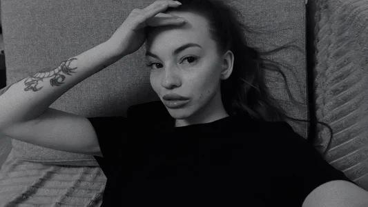 MiraVandee Public Pic