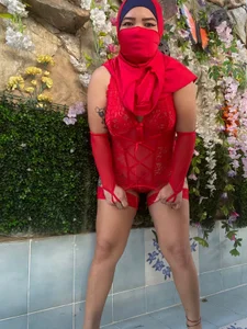 Falak-Yasin Do you want me to wet my toy thinking about you? 💦😈 Poză 3