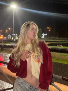 PollyLolly I am in the rain Pic 6