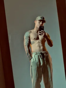 Alexander_ferre Public Hình 4