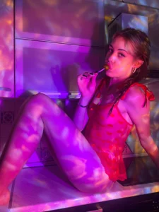 Leila_Vanilla Lollipop Night Pic