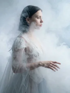 _luna_fox_ Elegant photo session in feathers✨ Foto 3