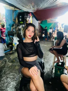 SextYsYhannaUncut Public  2টি ছবি