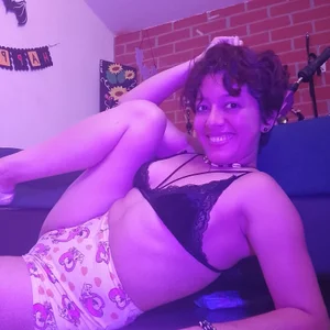 Laura_hellss Public Pic 6