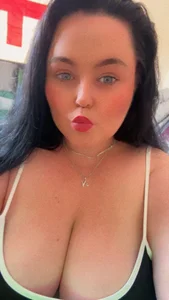 Lusty_lucie Public Pic 3
