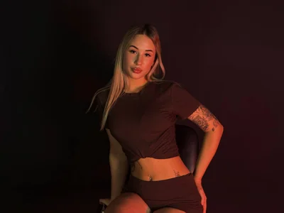 BettyRemz a cutie in brown зображення 3