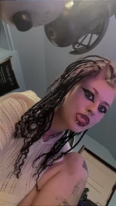 Selfies ❥! od darlingvicuous  5 snímek