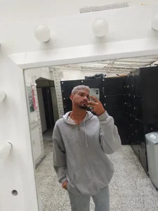 CarlosHotVibes Public Pic 4