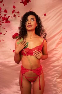 VictoriaDuart a rose Foto 4