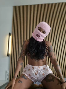 AllanaSquirt I'm right here 🐻 Pic 3