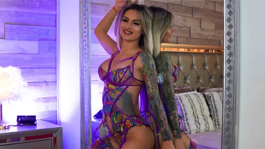 TiffanyMaze Feeling hot and naughty 🔥 Immagine  6