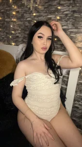 KairraPottsのPure Elegance & Secret Intentionsの 2枚の写真