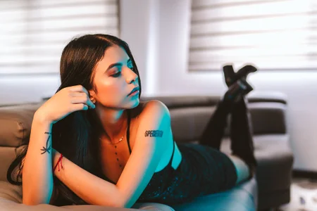 NicolRoss_ Public Pic