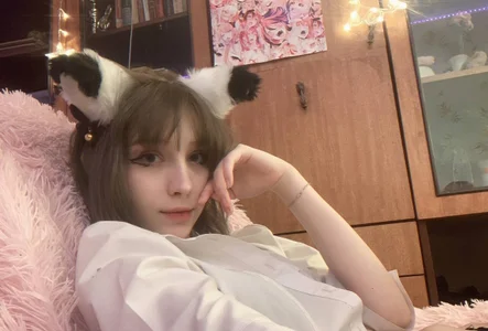 cloudgirrlhey hey meow图片 2