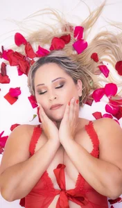 wanda de wandalive  2 photos