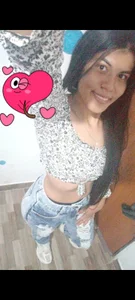 SkinnyBlom_ Public Pic 8