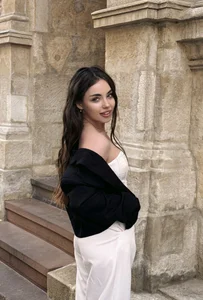 EmilliaMils Public Pic 2