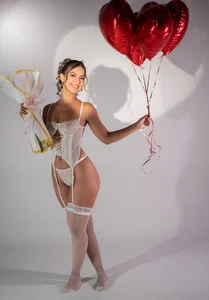 Valeria-escobar 🤍 SOFT LIGHT, HARD DESIRE 🤍 Pic 4