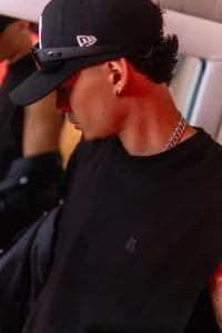 JacobCross: Public ( 4 фото)