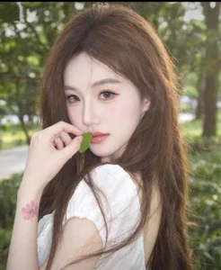 LUNYI-CC의 XXX 누드 사진 2개