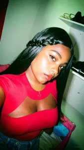 Amina_18 Public Pic 5