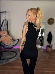 LaraPunkt Public Hình 8