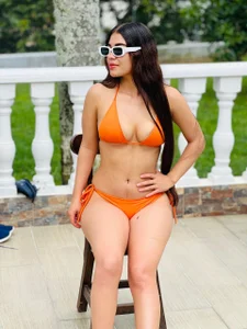 jilary__clinton kisses Pic