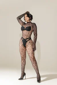 JennaOlsonX Moments of Charm Bilde 5