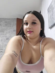 cute_curvy_1's XXX Nude Photo 6