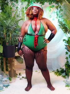 Zdjęcia ebony_NeighborMoans Sexy in every version:  2