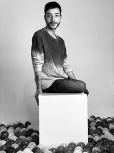 noah_ricciのCome and meet my colored balls!! 🧡💛💚💙💜🤎🖤💗の 4枚の写真