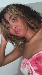 Zayamoon7 kullanıcısının A little bit about me—would you like to get to know me better?😈​ albümü -  2 fotoğraf