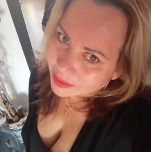 DulceAnahi_ Public Pic 2