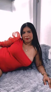 YUSELFI_ROSS_ MILF LATINA YUSE Pic 3