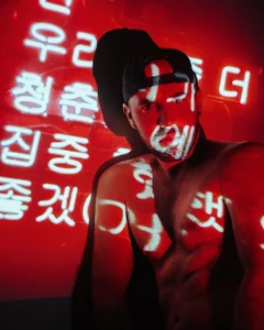 ADONIS_ART01 Blue and red Fotka 3