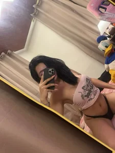 Womanoflove1 Public 圖片 3