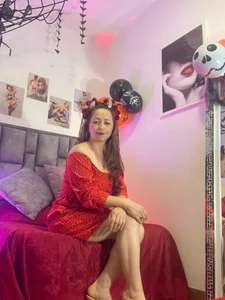 🖤 ​​This little witch comes to tempt you 🔥 de Giovanela_rose  2 Imagens