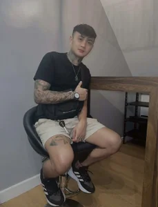 tattoo_hottie: Public ( 2 фото)