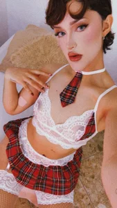 rose_blosom__ Your Favorite College Girl 🎓 Pic