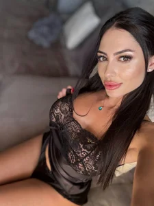 ChloeDevine Just Chilling... or Not 😏 Hình 3