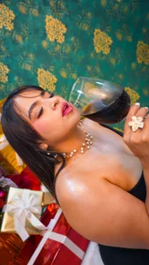 Karina_Andrade White Chirstmas Pic 5