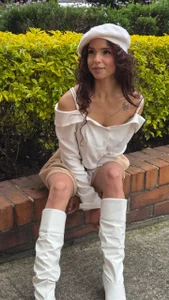 EmmyCortez “I swear I’m a good person… sometimes 😌💖” Immagine  4